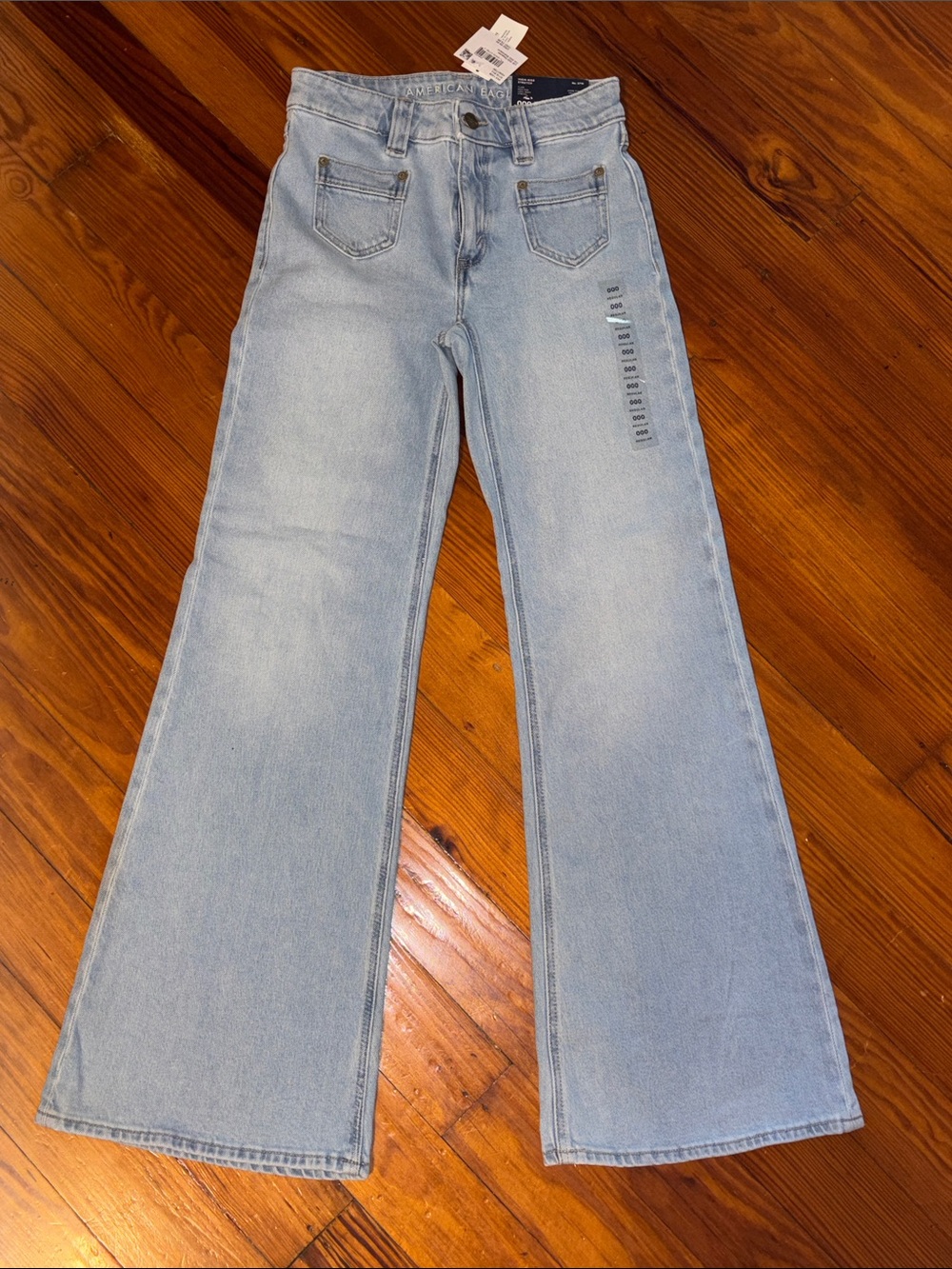 American Eagle Light Wash Wide-Leg Flare Women’s Jeans NWT